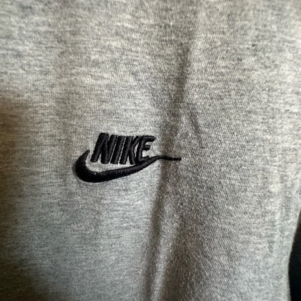 Nike Gray Short Sleeve Tee Classic Comfort - Picture 4 of 5